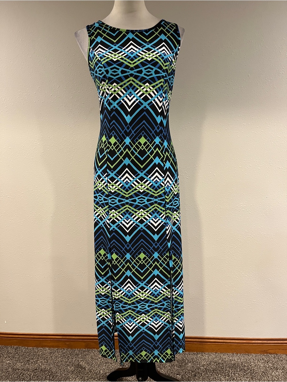 R&K Sleeveless Geometric Maxi Dress size small